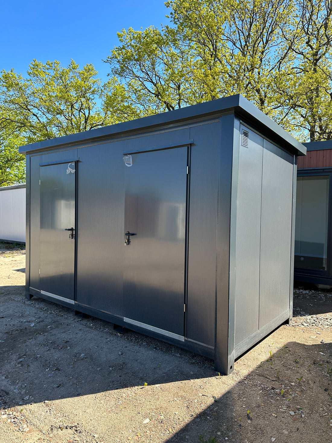 CONTENITORE SANITARIO 4,00 x 2,00 M CON WC E DOCCIA