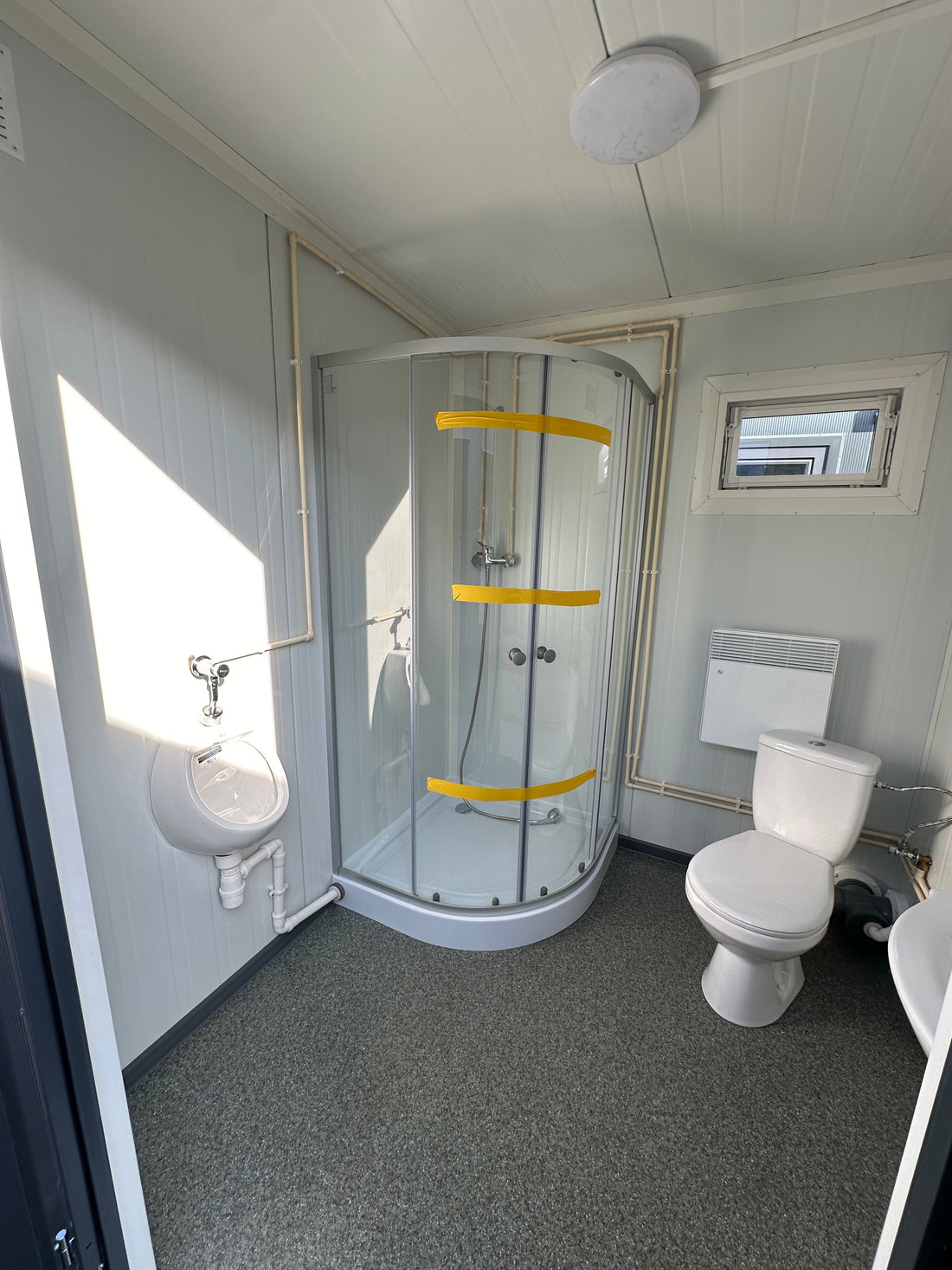 CONTENITORE SANITARIO 4,00 x 2,00 M CON WC E DOCCIA