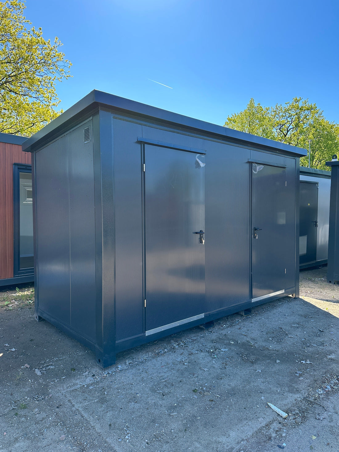 CONTENITORE SANITARIO 4,00 x 2,00 M CON WC E DOCCIA