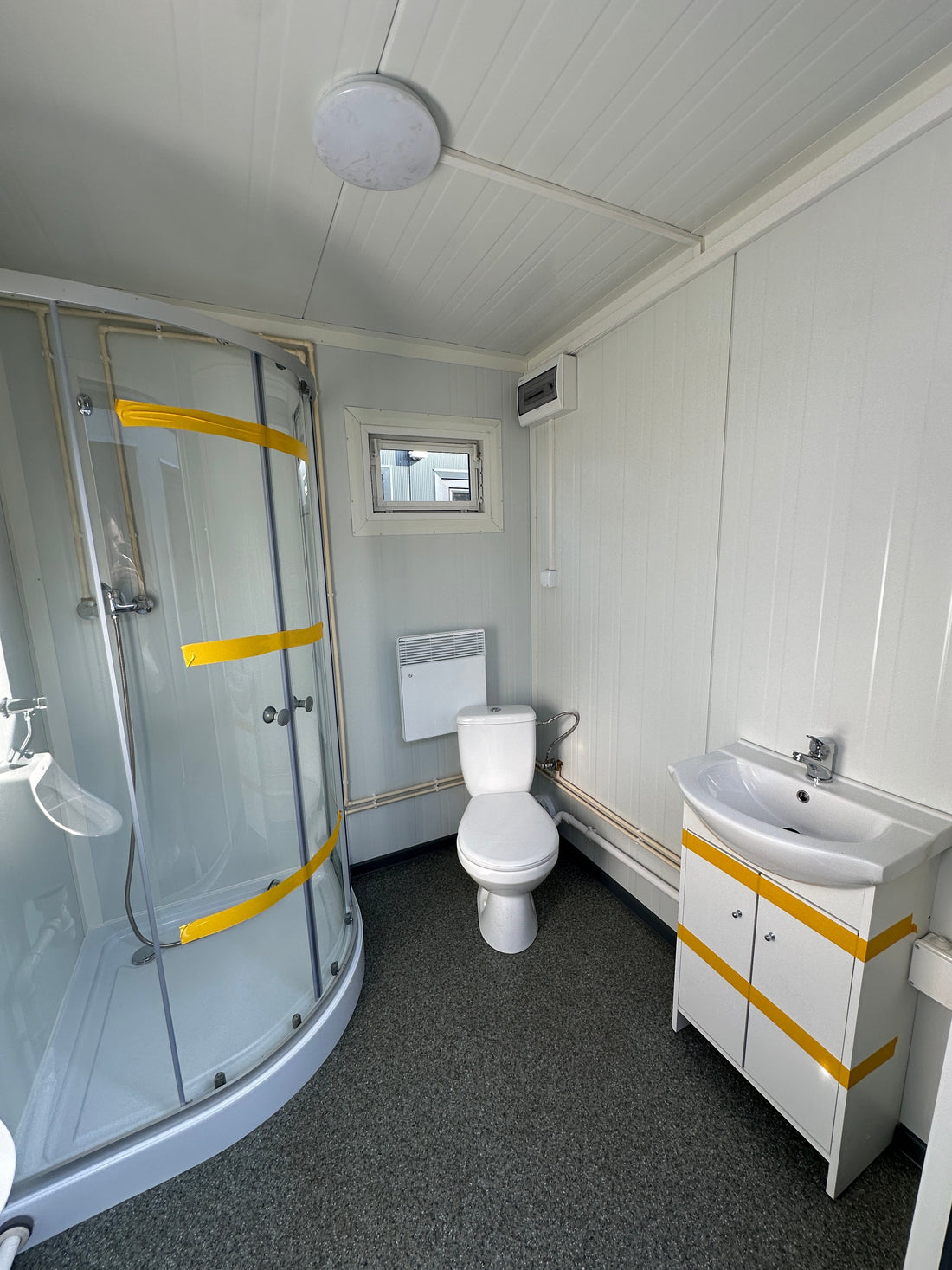 CONTENITORE SANITARIO 4,00 x 2,00 M CON WC E DOCCIA